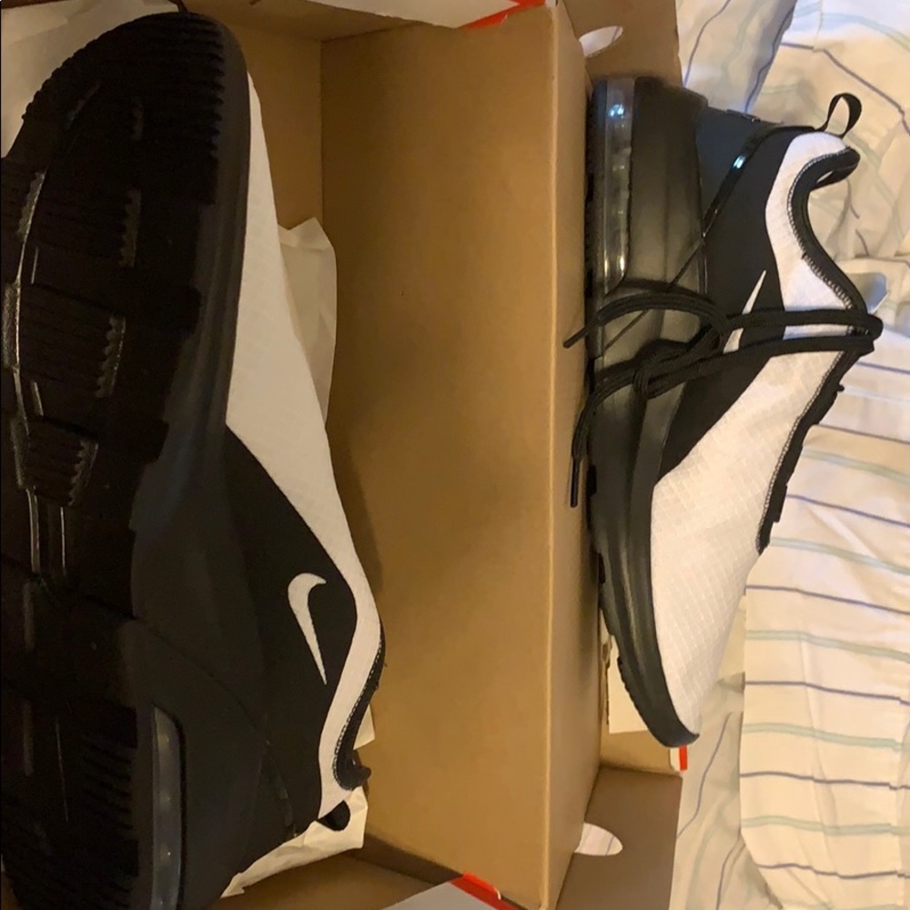 Nike tennis shoes